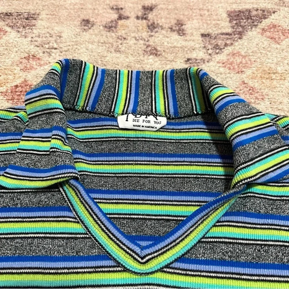 Vintage Y2K Blue gray and green striped collared polo shirt - Picture 9 of 10